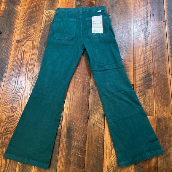 Daze Denim The Flirt Mid Rise Flare Jeans Women’s Size 29 Blue Grass NWT - Picture 4 of 12